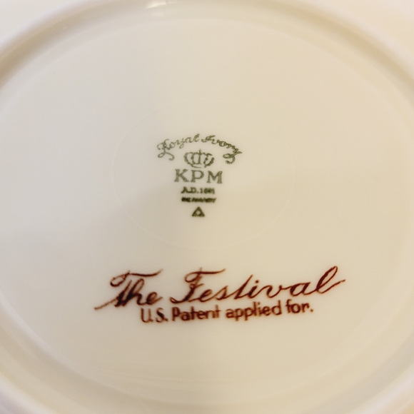 KPM Royal Ivory Antique Soup/Bulion Bowl And Saucer - Picture 3 of 8